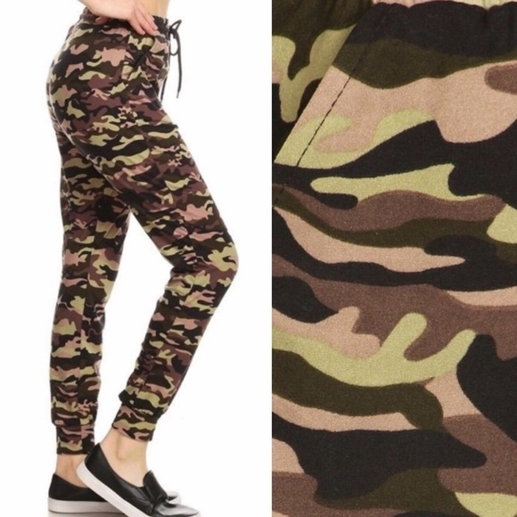 colorsandbloom Pants - Camo Print Joggers with Tie